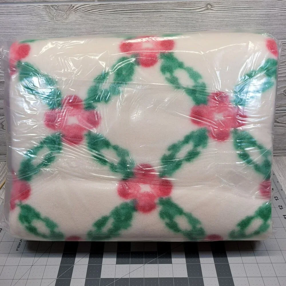 Golden Dawn Wedding Rose‎ Wreath Greenery Pink Flower Blanket 72x90 Penney's Vtg